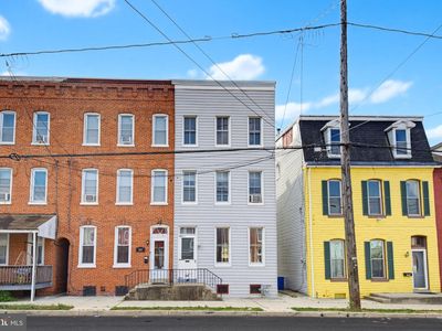 566 Walnut St