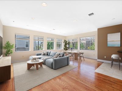 136 41st St UNIT 103