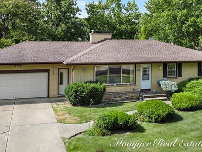 3851 Kirkshire Dr SE