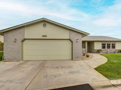 1100 Burnett Dr Unit 401