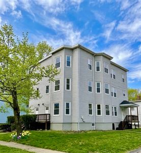 218-220 Whitman Ave