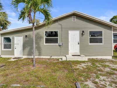 3633 SW 12th Ct