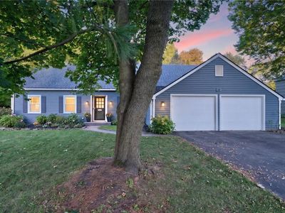 20 Schoolhouse Ln