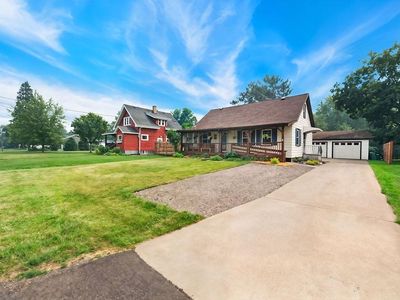 220 E Locust St