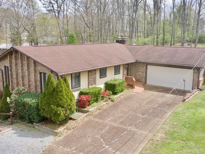 3710 Woodcrest Cir NW