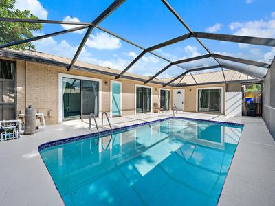 5896 GOLDEN EAGLE Circle