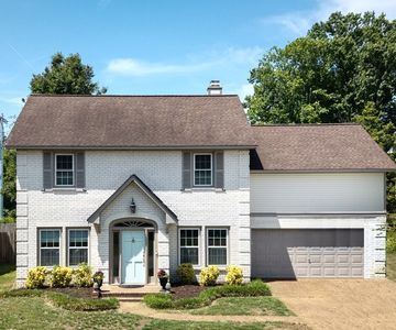 518 Maplegrove Dr