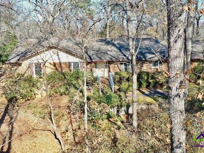 113 Falling Leaves Dr