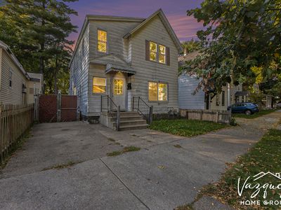 815 McReynolds Ave NW