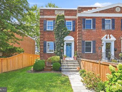 1010 Colonial Ave