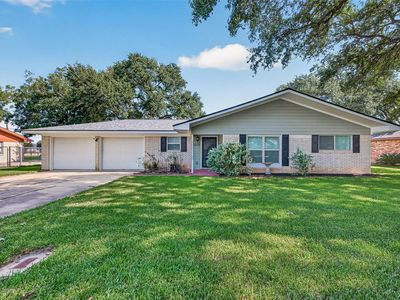 Property at 1405 Ladelle St, Wharton, TX