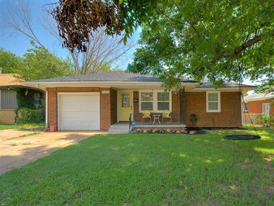 2200 Maple Dr