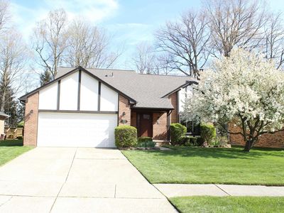 20081 Calumet Dr