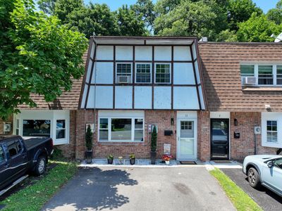 10 Roundtree Court