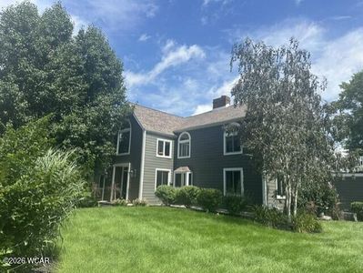 90 Hawthorne Dr