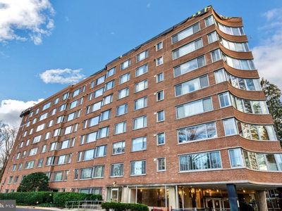 4200 Cathedral Ave NW APT 712A