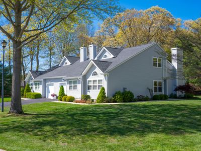 Property at 177 Hampton Vista Dr, Manorville, NY