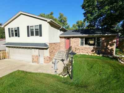 Property at 445 Stanford Dr, Marengo, IL
