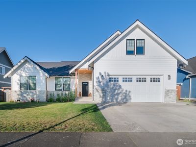 806 Mapleridge Drive