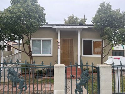 1204 E Smith Pl