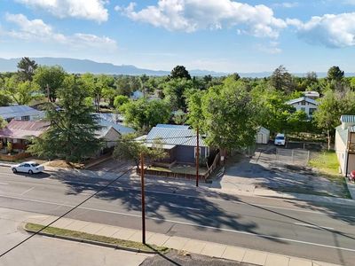 705 E Ave E