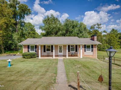128 Adrian Dr