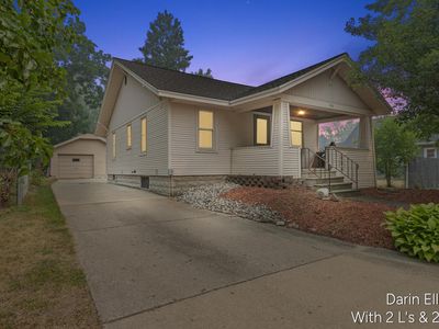 910 W Lincoln Ave