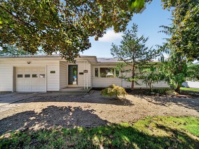 3418 Regis Dr