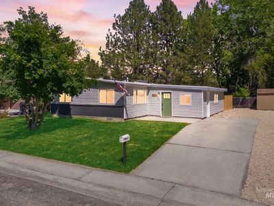2224 S Rachel Cir