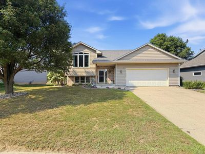 1807 Country Club Dr