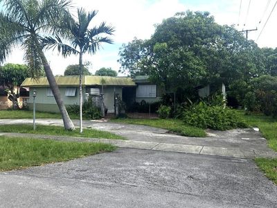 185 NE 129th St
