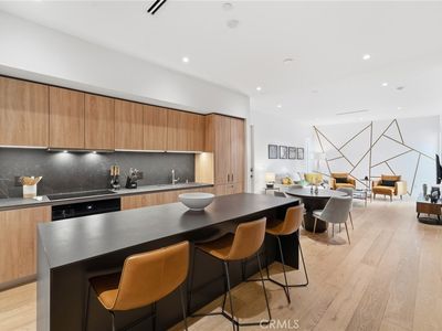 1030 N Kings Rd Unit 405