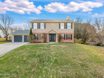 212 Fox Hunters Ct