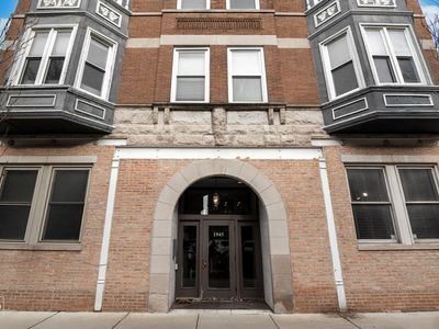 1945 N Sheffield Ave APT 103