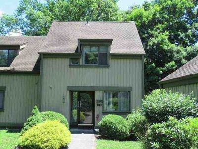Property at 93 Heritage Vlg E #B, Southbury, CT
