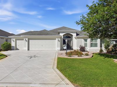3332 Dalkeith Ter