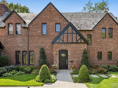 38 Country Club Drive