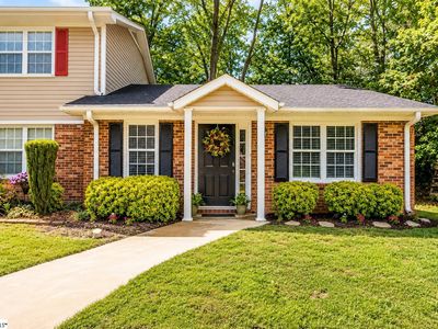 Property at 216 Emerald Park Ct, Simpsonville, SC