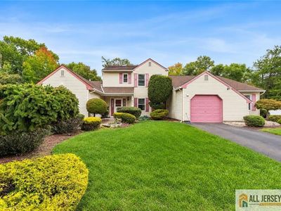 92 Woodbury Rd