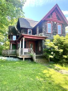 149 Tompkins St