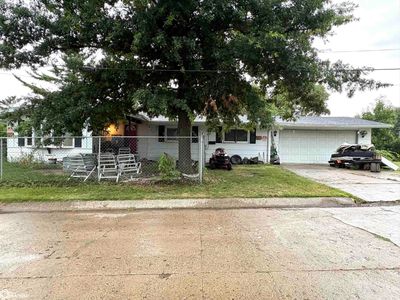 311 W Prairie St