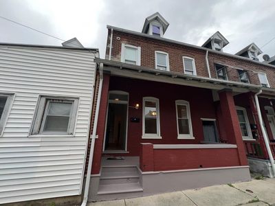 31 N Poplar St