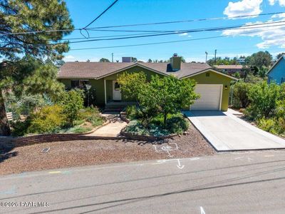 2241 Alta Vista Pl