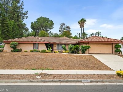 1500 Country Club Dr