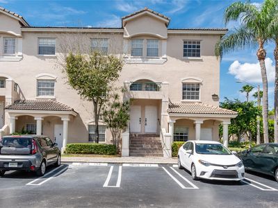 5610 NW 114th Pl APT 218