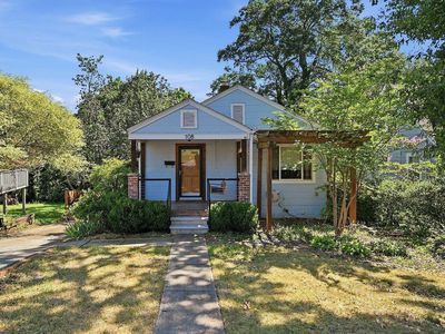 108 Hawthorne Ln