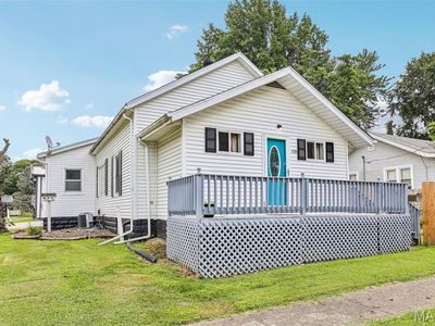 Property at 1120 N Jefferson St, Litchfield, IL