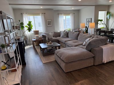 689 E Ryegrass Dr