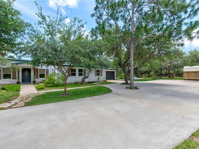 201 W Rhodes Ave