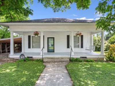 102 S Hogan St
